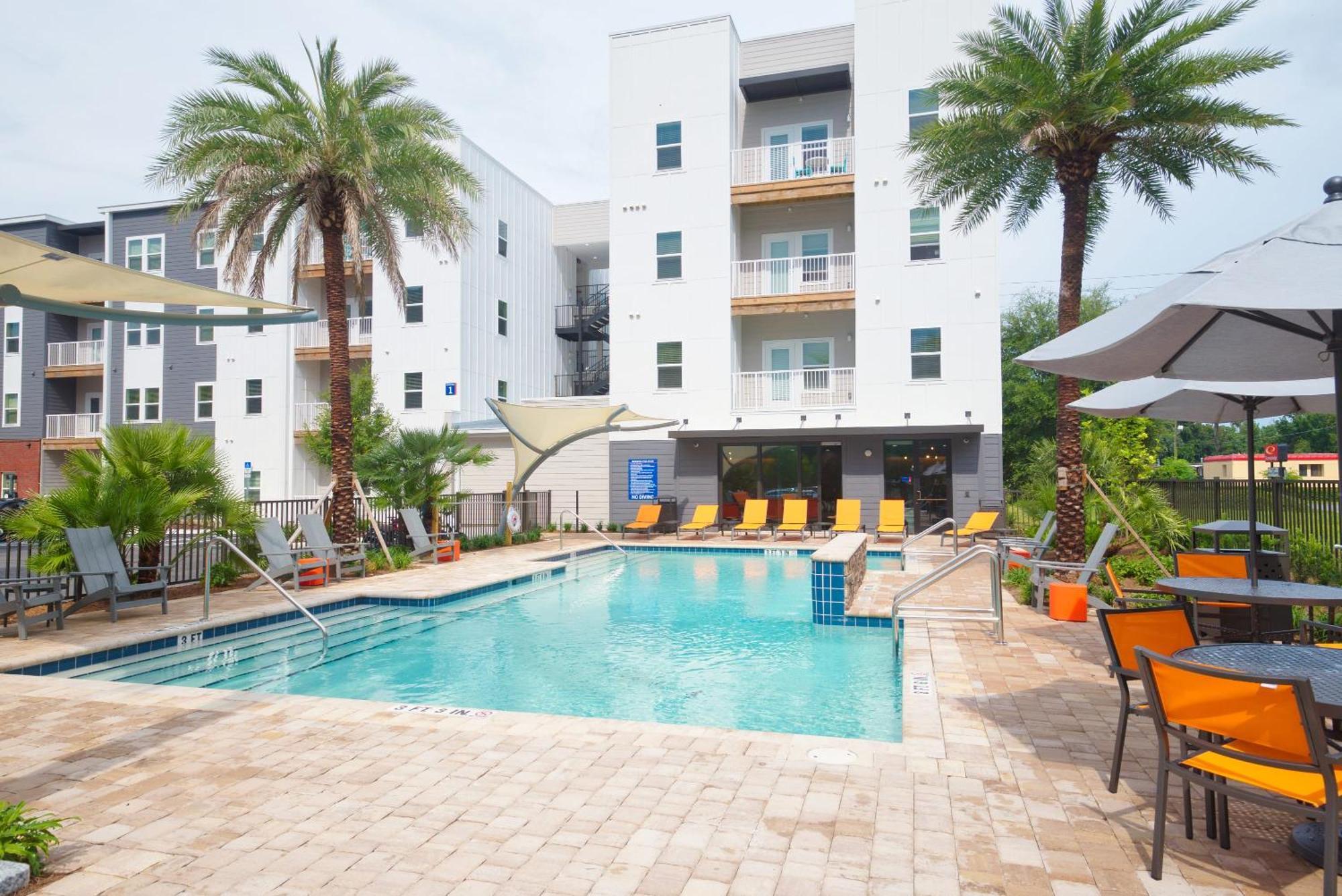 Deluxe One Bedroom Apartment Gainesville Bagian luar foto