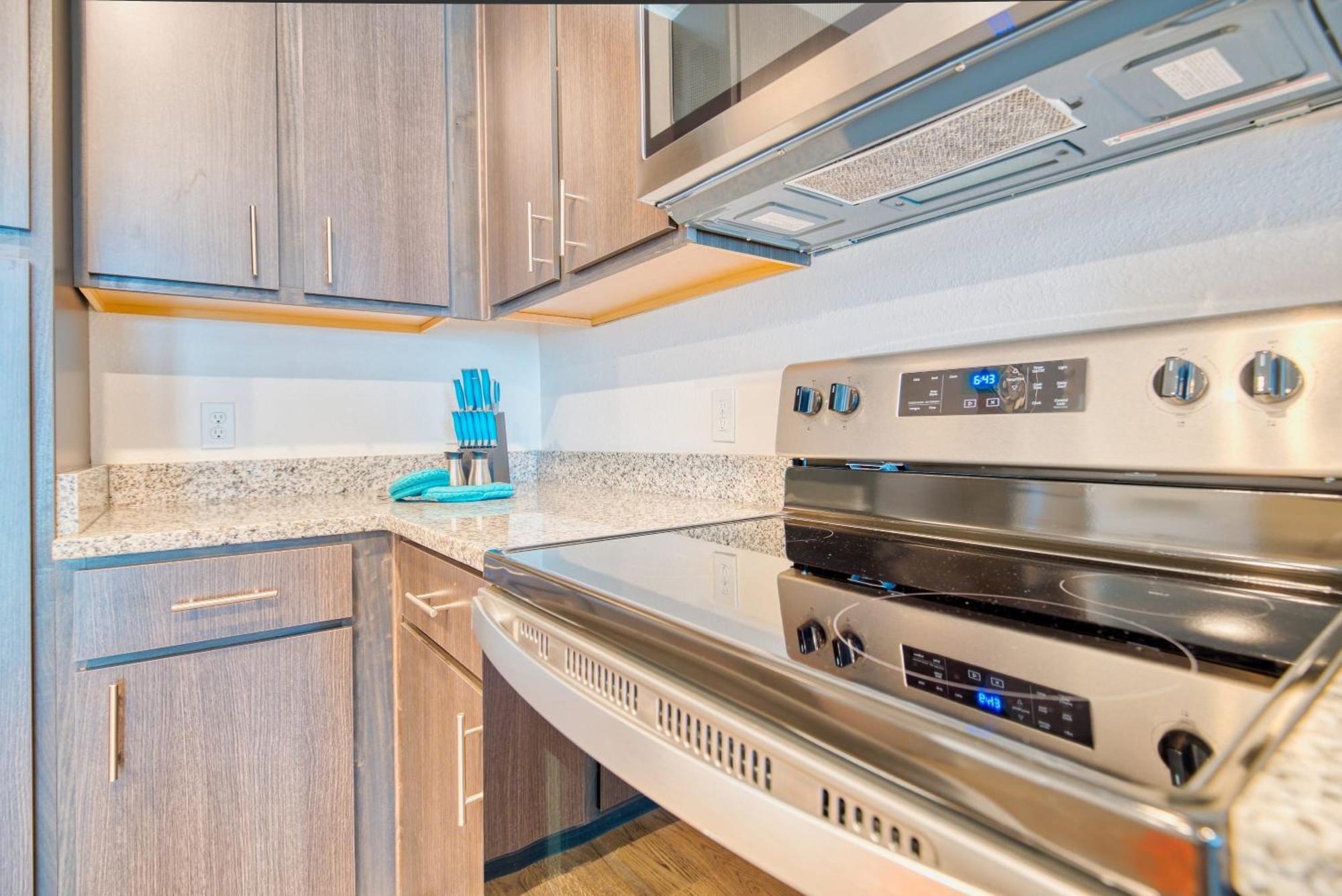 Deluxe One Bedroom Apartment Gainesville Bagian luar foto